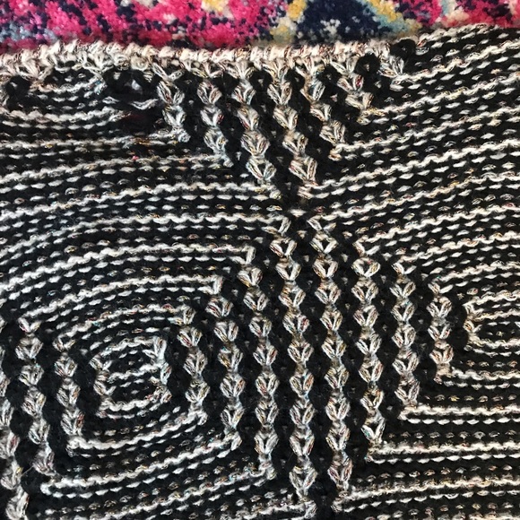 Adorable Knit Sweater - Picture 4 of 4